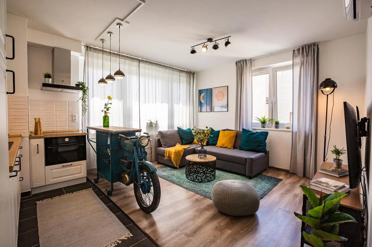 Stylish Oasis Central Apartment With Ac And Parking Budapest Hungría