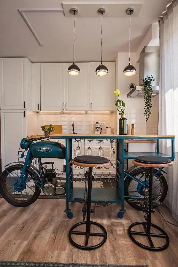 Stylish Oasis Central Apartment With Ac And Parking Budapest
