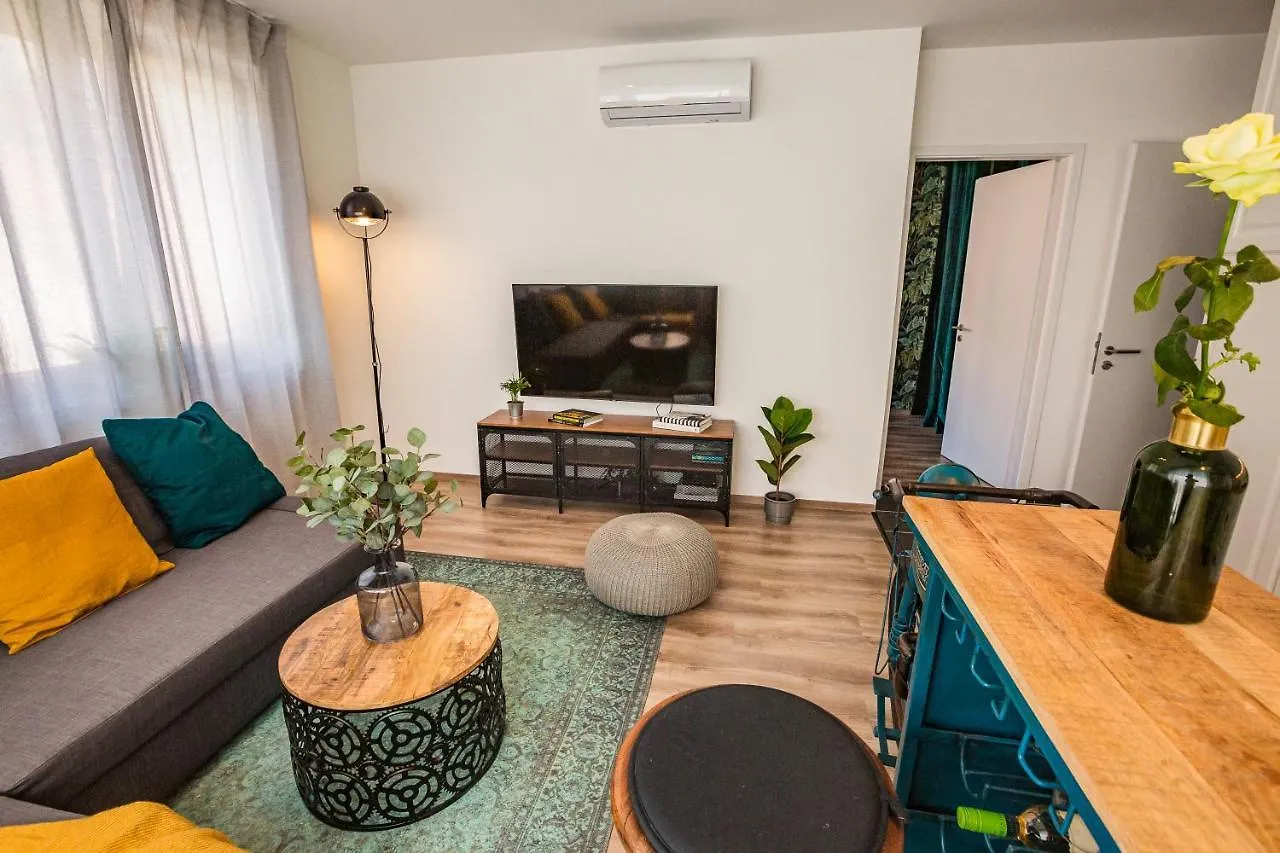 Stylish Oasis Central Apartment With Ac And Parking Budapest 0*,  Hungría